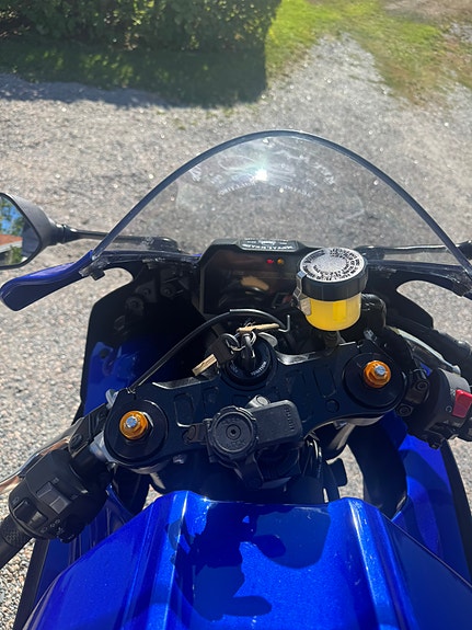 Yamaha R7 8 of 9