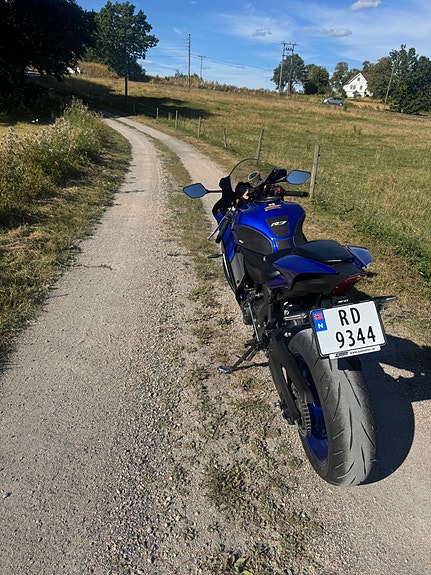 Yamaha R7 6 of 9