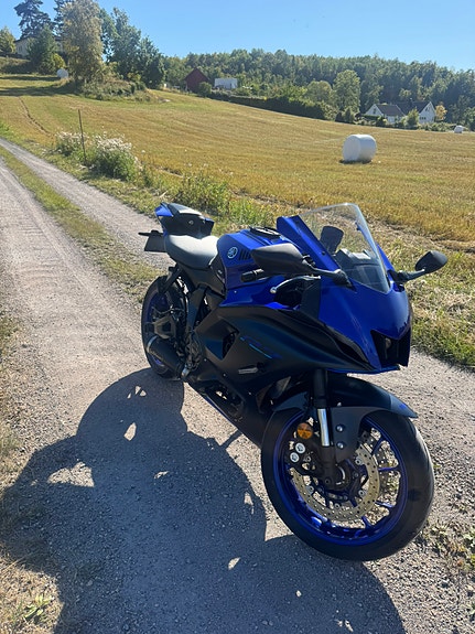 Yamaha R7 4 of 9