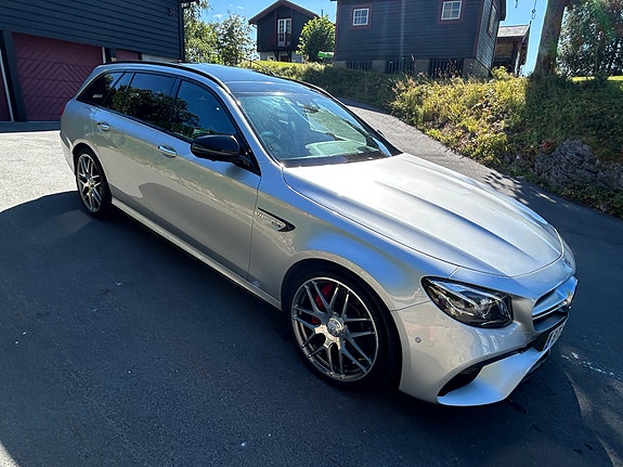 Mercedes-Benz E63 8 of 30