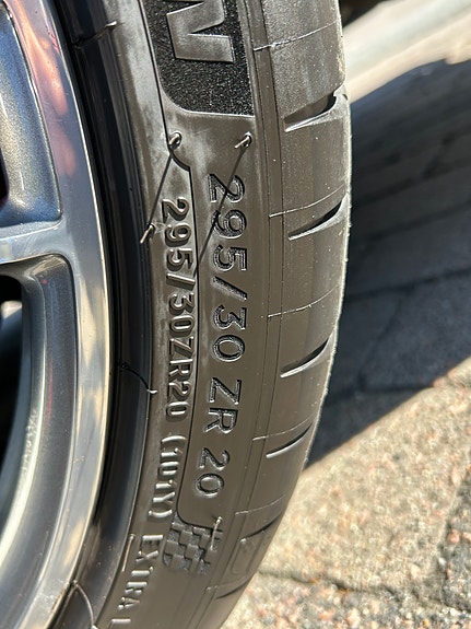 Mercedes-Benz E63 17 of 30