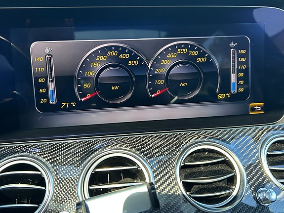 Mercedes-Benz E63 28 of 30