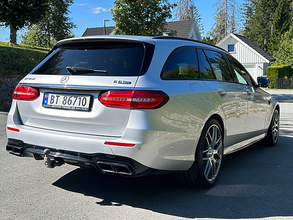 Mercedes-Benz E63 4 of 30
