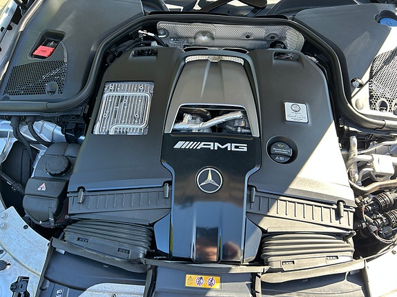 Mercedes-Benz E63 18 of 30