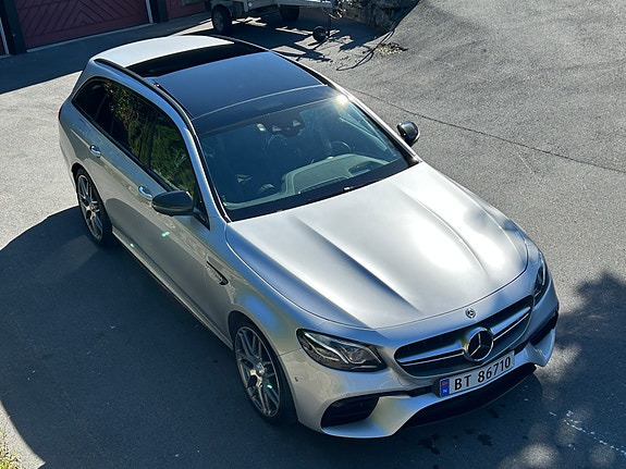 Mercedes-Benz E63 2 of 30