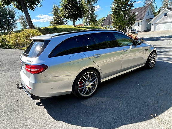 Mercedes-Benz E63 3 of 30