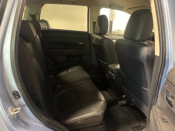 Mitsubishi Outlander 13 of 30