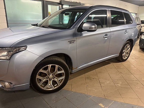 Mitsubishi Outlander 3 of 30