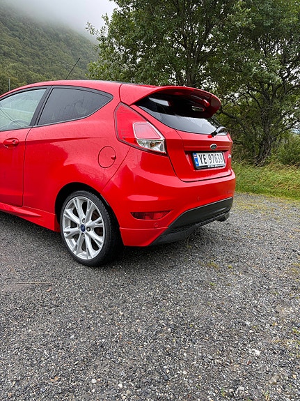 Ford Fiesta 6 of 17