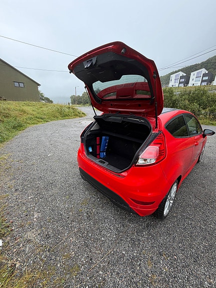 Ford Fiesta 11 of 17