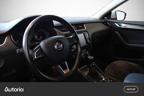 Skoda Octavia Scout 11 of 24