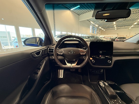 Hyundai IONIQ 12 of 30