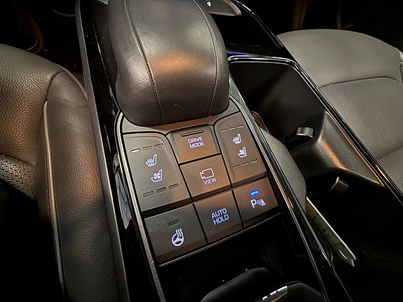 Hyundai IONIQ 25 of 30