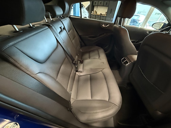 Hyundai IONIQ 29 of 30