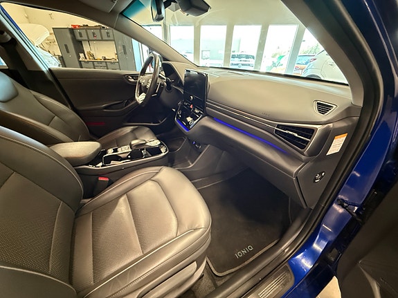 Hyundai IONIQ 27 of 30