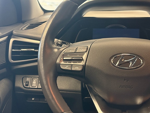 Hyundai IONIQ 13 of 30