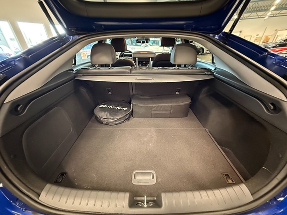 Hyundai IONIQ 10 of 30