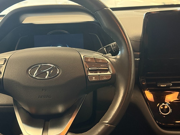 Hyundai IONIQ 14 of 30