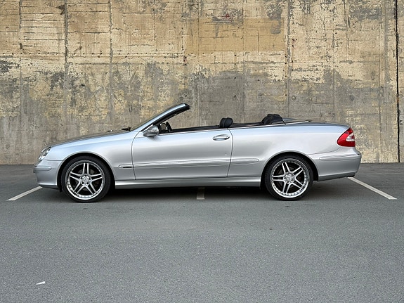 Mercedes-Benz CLK200 2 of 17