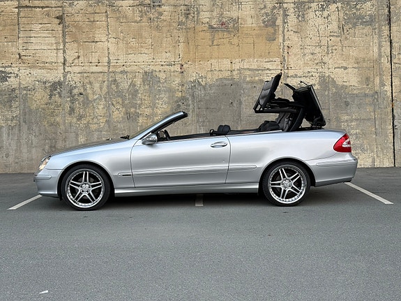 Mercedes-Benz CLK200 3 of 17