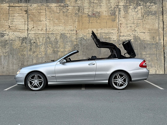 Mercedes-Benz CLK200 4 of 17
