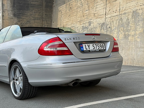 Mercedes-Benz CLK200 13 of 17