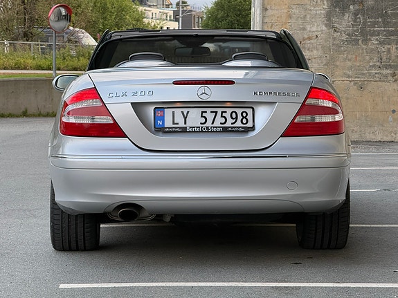 Mercedes-Benz CLK200 14 of 17