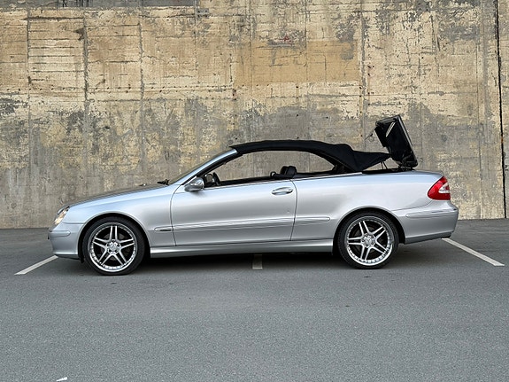 Mercedes-Benz CLK200 5 of 17