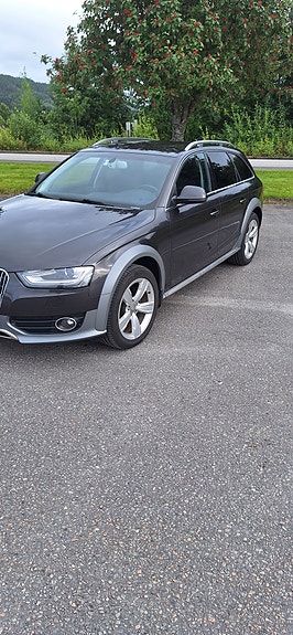 Audi A4 allroad 2 of 19