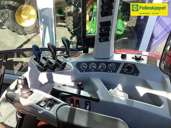 Valtra A134 6 of 8