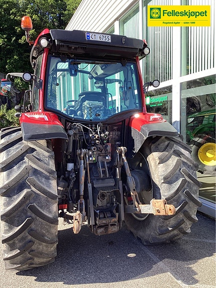 Valtra A134 2 of 8
