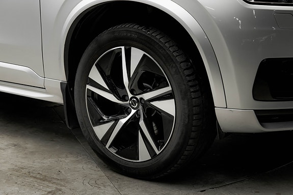 Volvo XC90 3 of 25