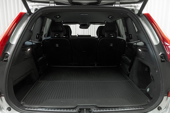 Volvo XC90 11 of 25
