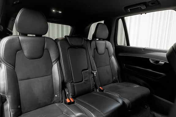 Volvo XC90 15 of 25