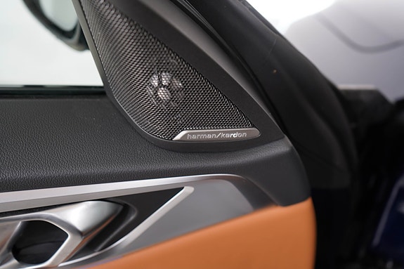 BMW i4 14 of 28