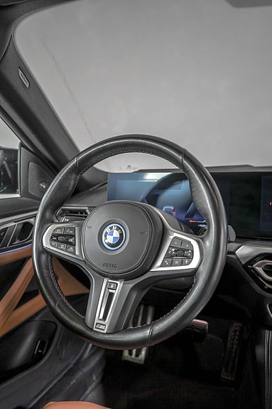 BMW i4 20 of 28