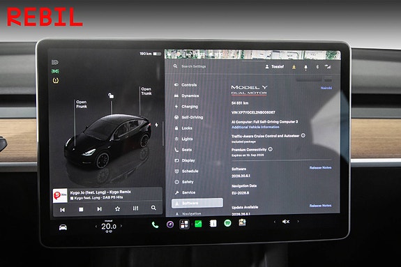 Tesla Model Y 13 of 27