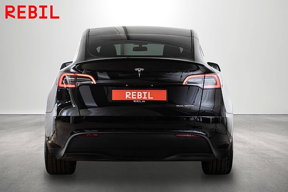 Tesla Model Y 6 of 27