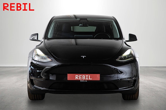 Tesla Model Y 3 of 27