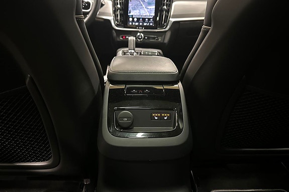 Volvo V90 24 of 30