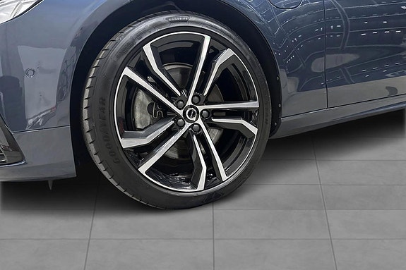 Volvo V90 8 of 30