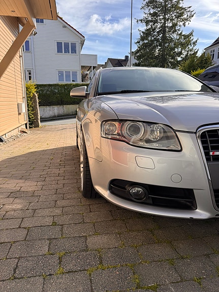 Audi A4 6 of 30