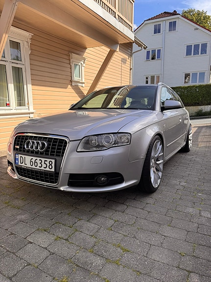 Audi A4 4 of 30