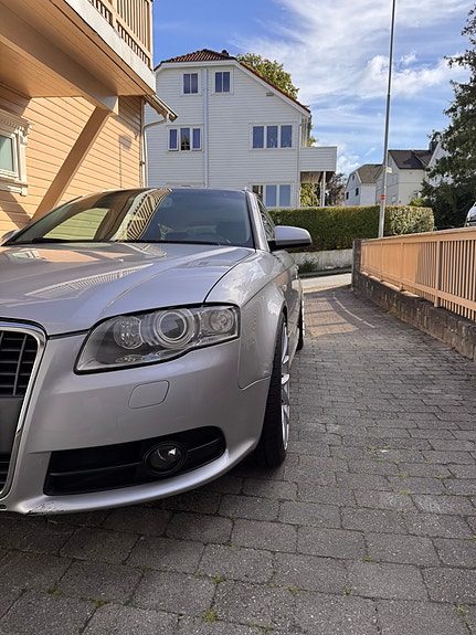 Audi A4 5 of 30