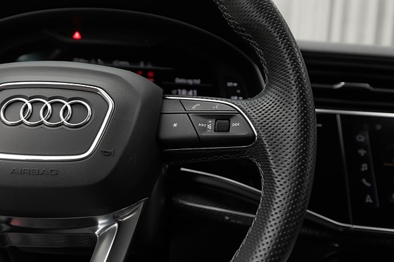 Audi SQ7 30 of 30