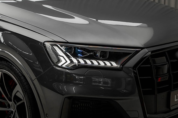 Audi SQ7 2 of 30