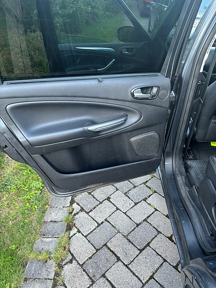 Ford S-MAX 9 of 22