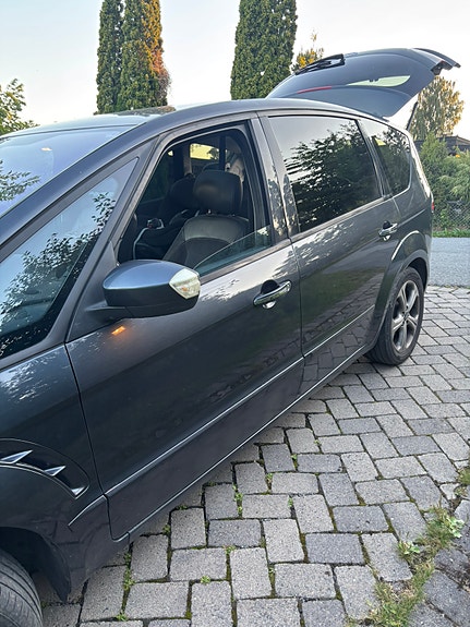 Ford S-MAX 12 of 22