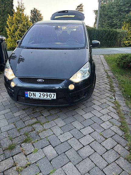 Ford S-MAX 2 of 22