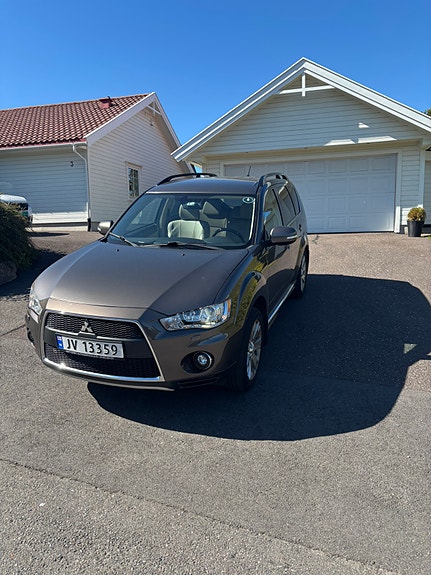 Mitsubishi Outlander 3 of 19